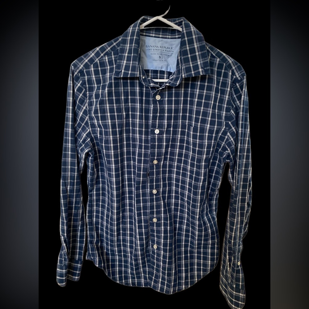 Banana Republic men’s Luxe Stretch Poplin button down. Size S. Grant slim fit.
